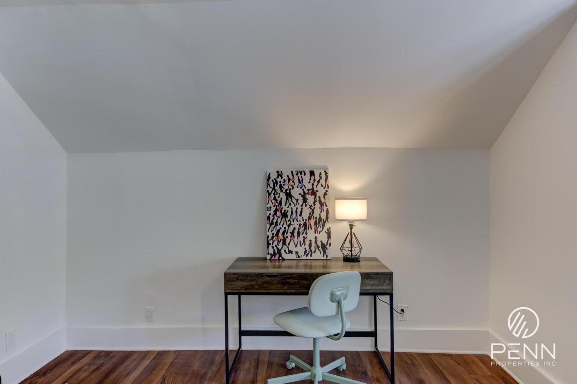 Central, Bright & Modern In Cooper Young Memphis