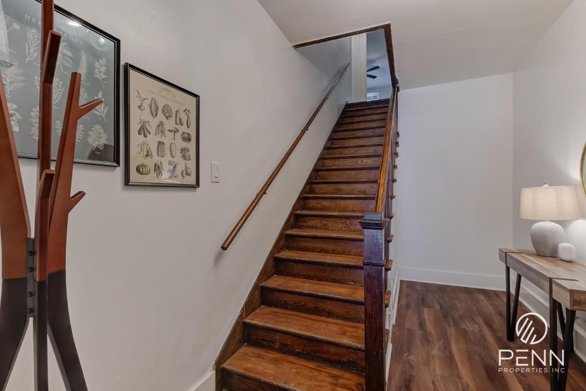 Central, Bright & Modern In Cooper Young *