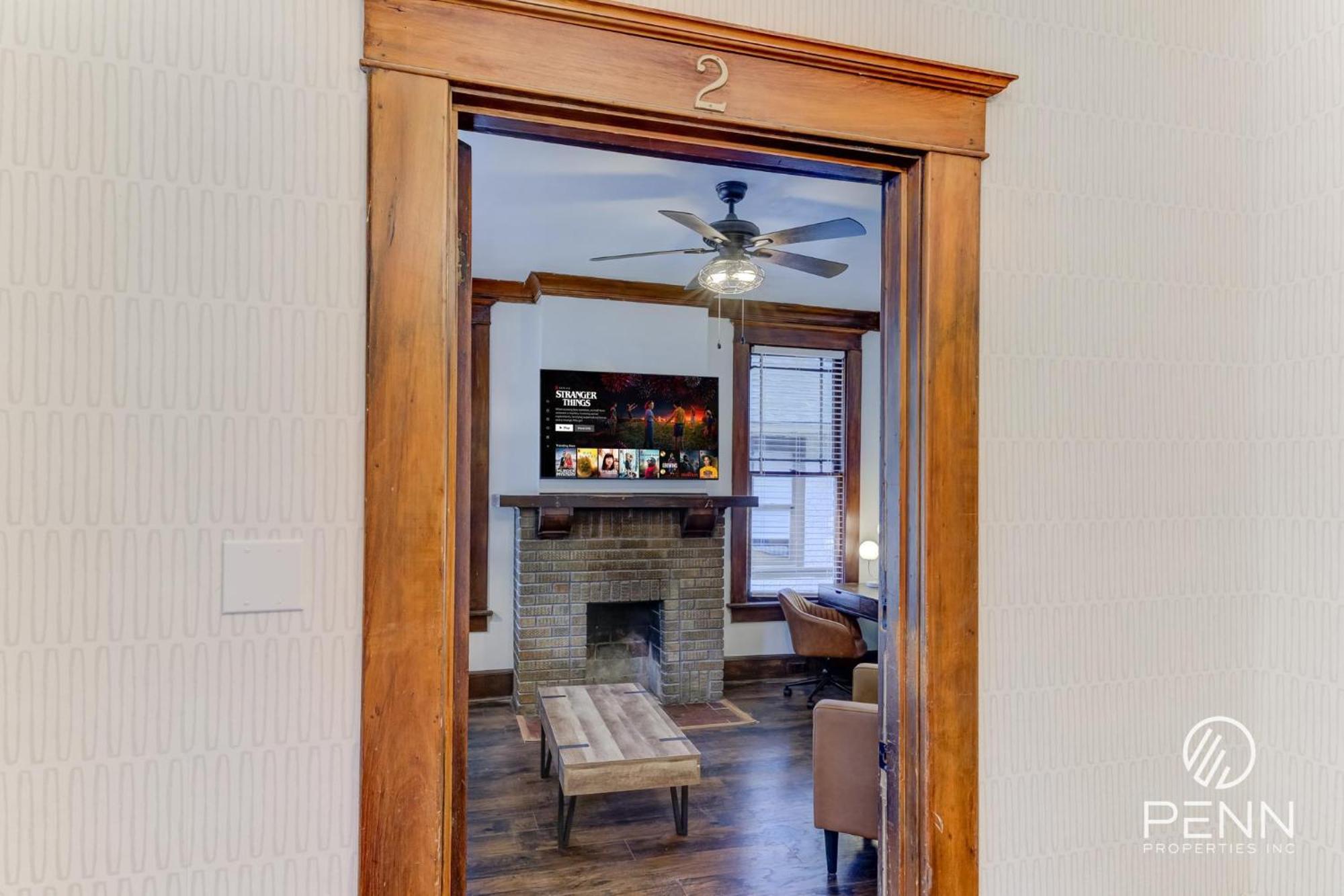 Central, Bright & Modern In Cooper Young *