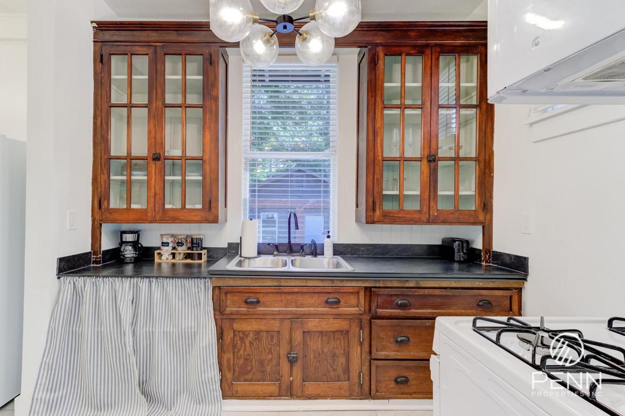 Central, Bright & Modern In Cooper Young * Memphis